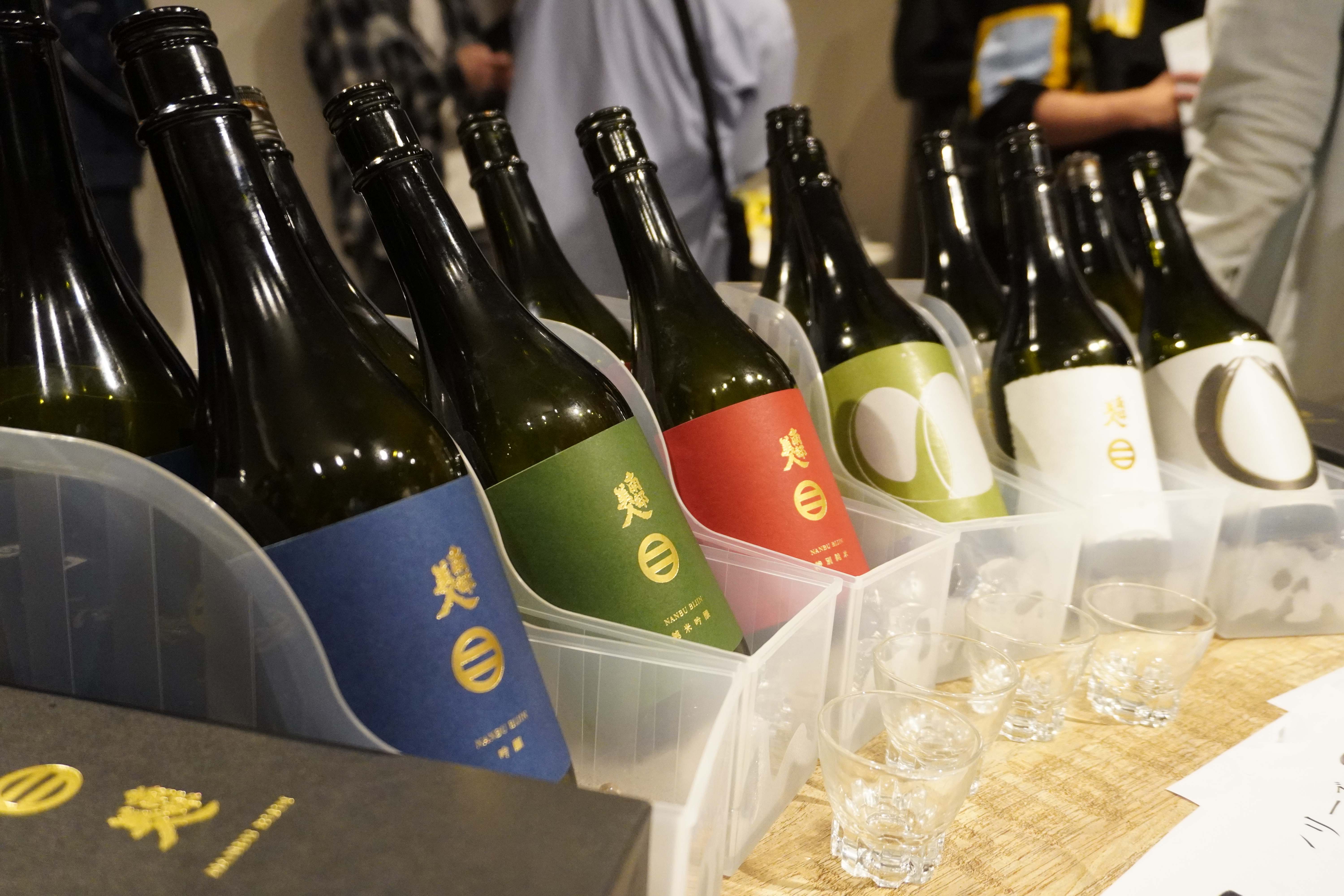 グラスに注がれた日本酒のクローズアップ
